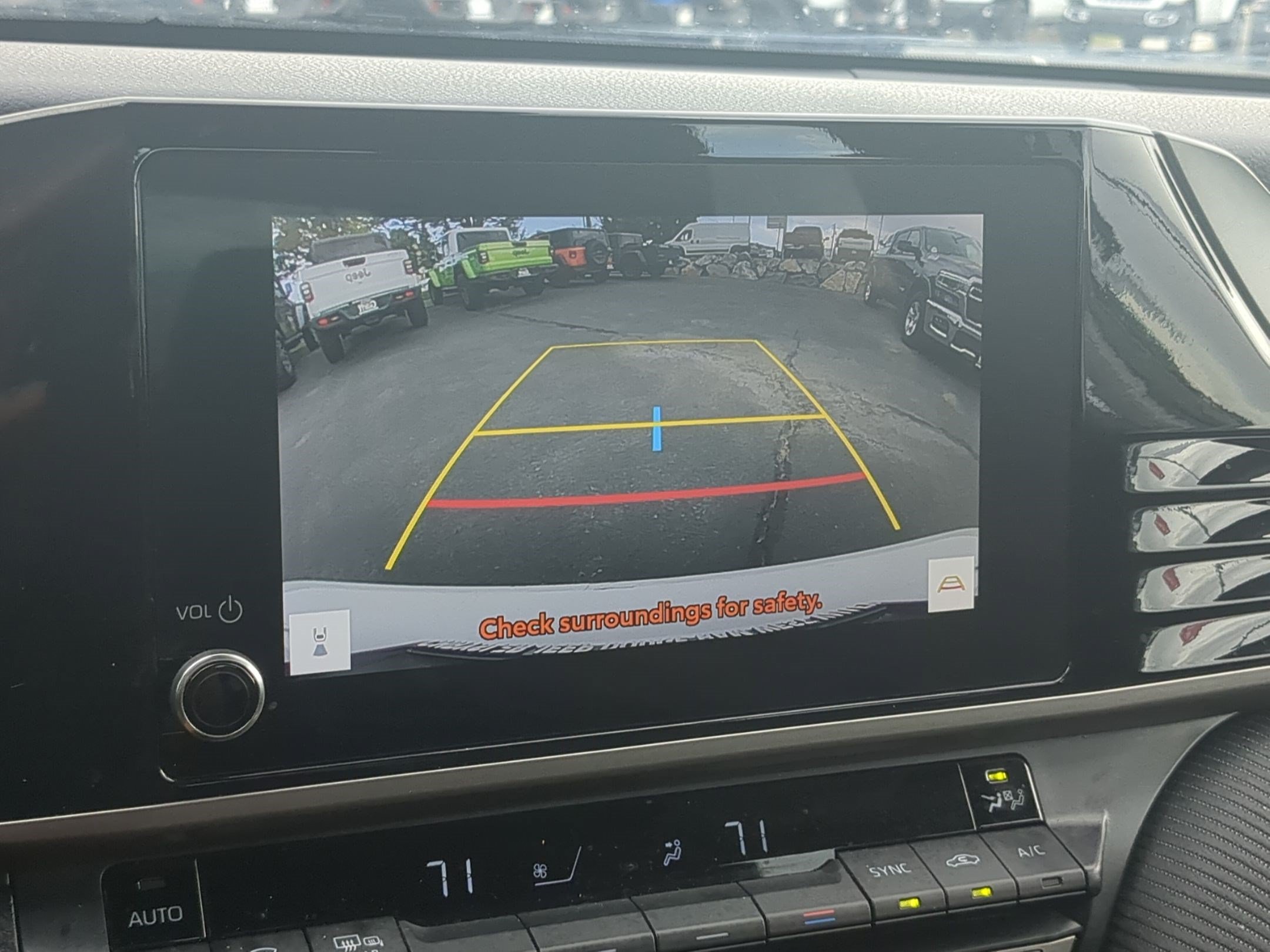 Used 2025 Ice Toyota LE image 26