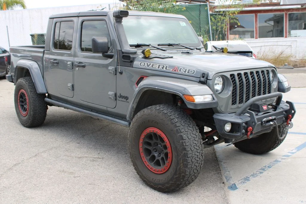 Used 2021 Gray Jeep Sport image 3