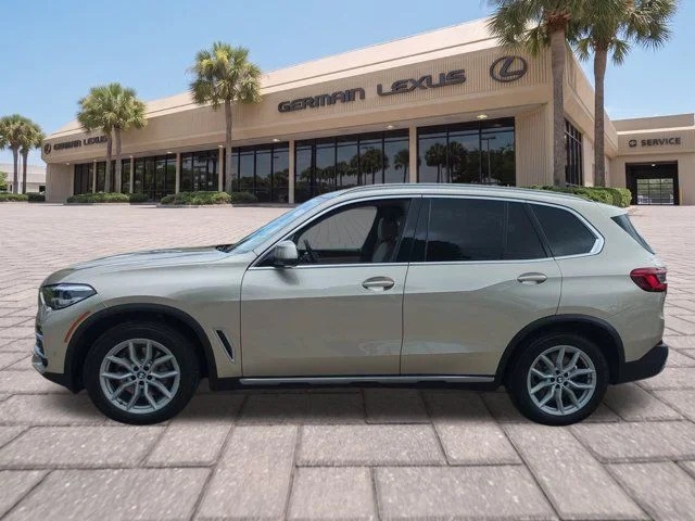 Used 2019 Beige BMW xDrive40i image 7