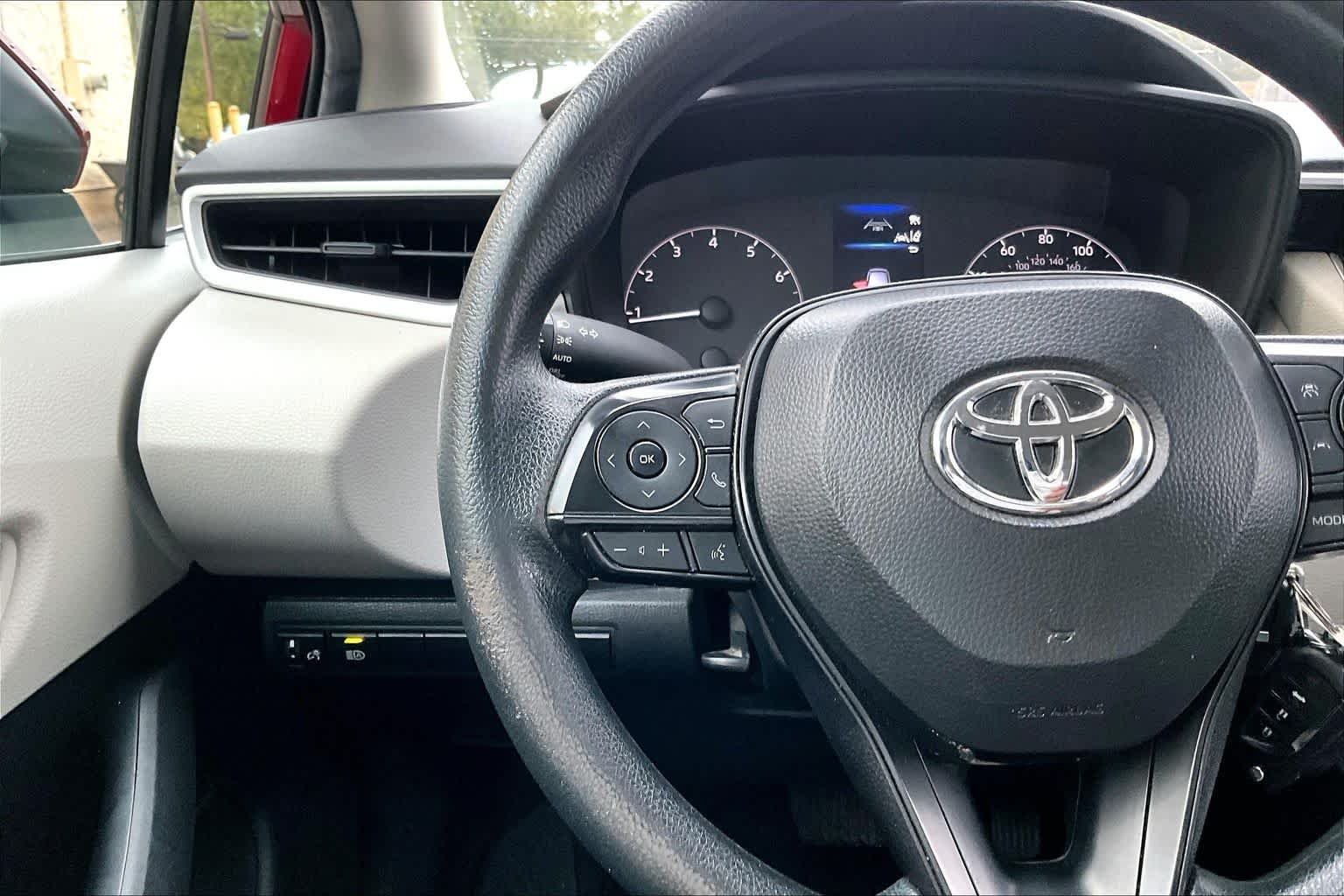 Used 2025 Ruby Flare Pearl Toyota LE image 24