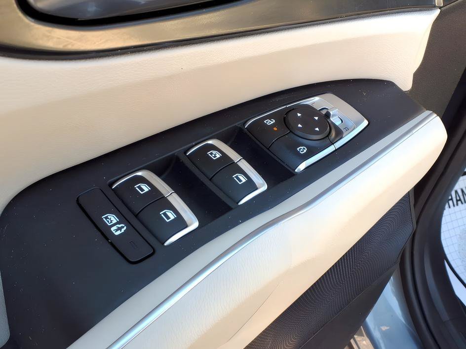 Used 2025 Everlasting Silver Kia S image 18