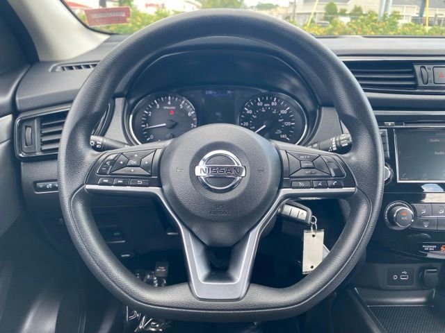 Used 2019 Magnetic Black Pearl Nissan S image 18