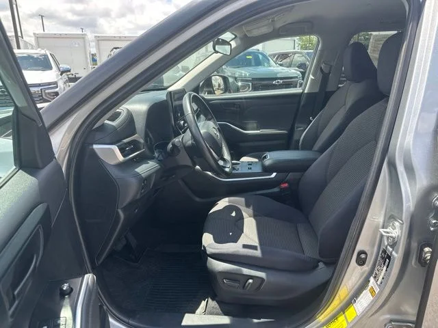 Used 2023 Silver Toyota LE image 16