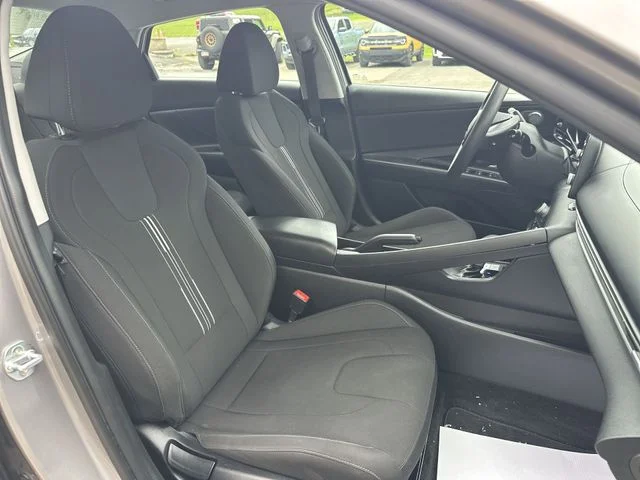 Used 2021 Silver Hyundai SEL image 25