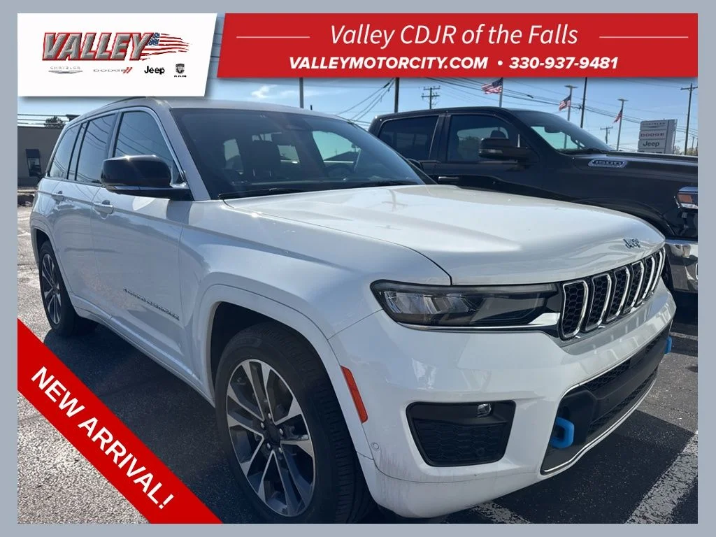 2022 Jeep Grand Cherokee Overland 4xe 4x4's photo
