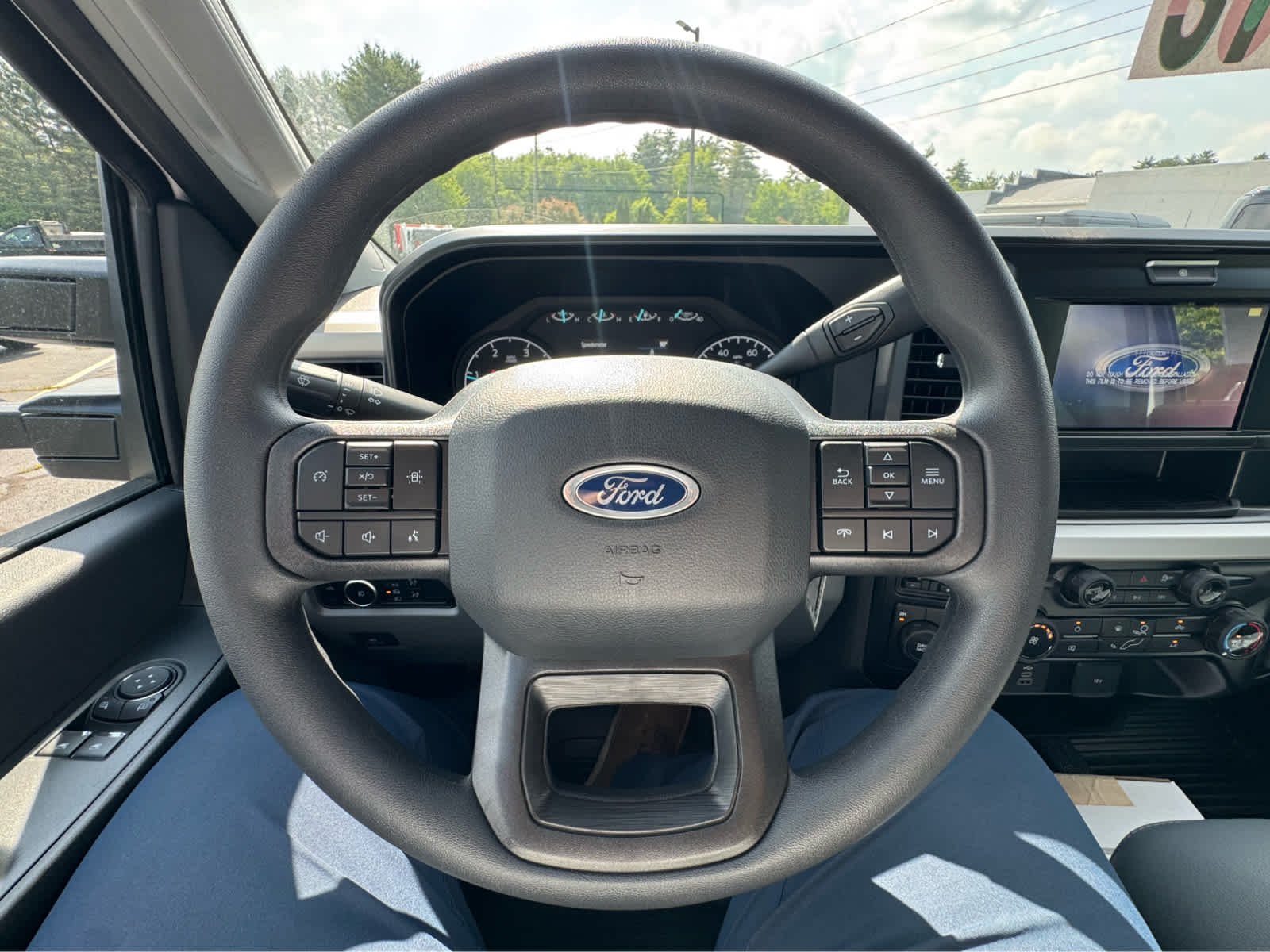 New 2026 Oxford White Ford XL image 14