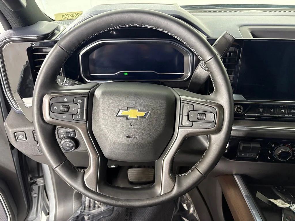 Used 2025 Gray Chevrolet High Country image 28