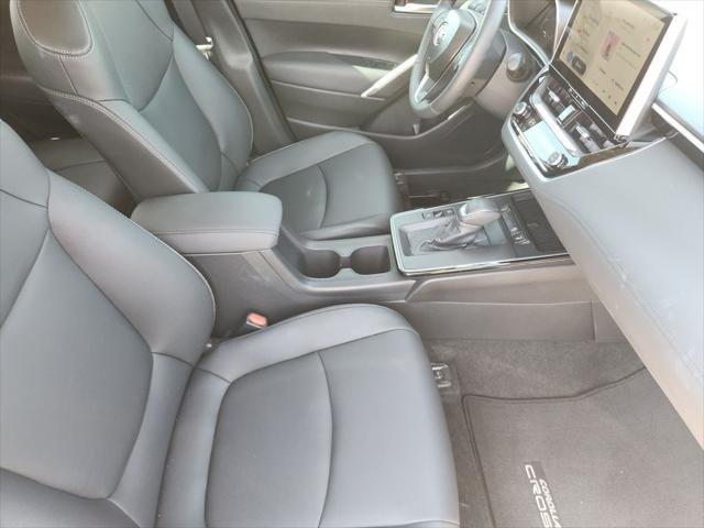 Certified Used 2026 WIND CHILL PEARL* Toyota  image 24