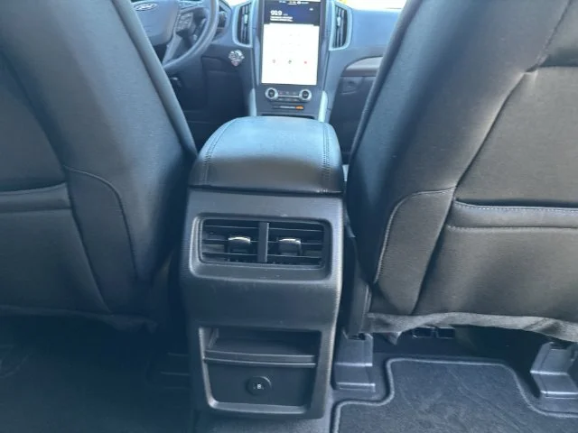 Used 2024 Silver Ford SE image 22