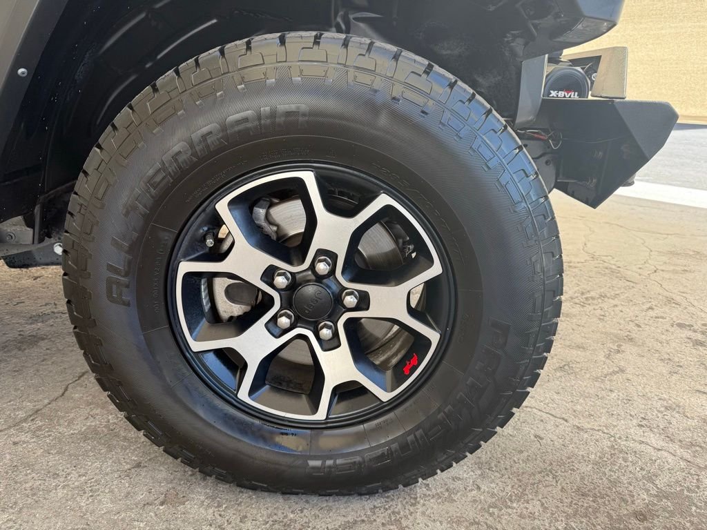 Used 2021 Gray Clearcoat Jeep Unlimited Rubicon image 4