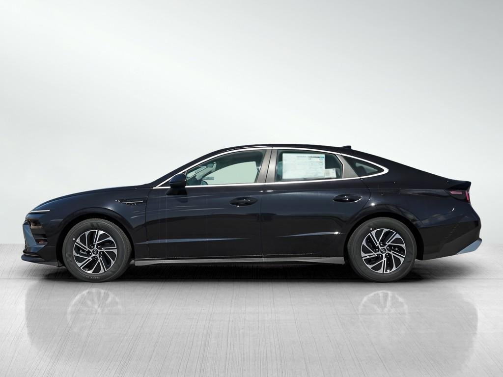 New 2026 Carbon Blue Hyundai Blue FWD image 27