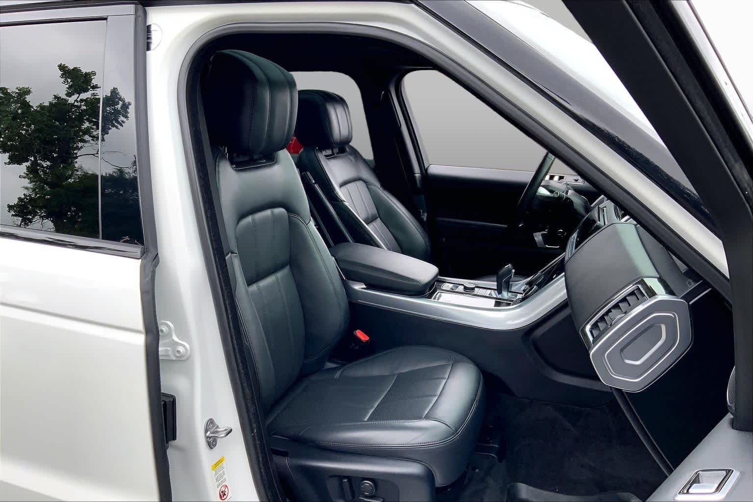Used 2020 Fuji White Land Rover HSE image 9