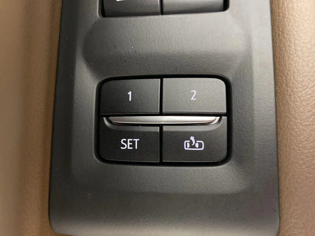 Used 2022 Pearl Chevrolet High Country image 26