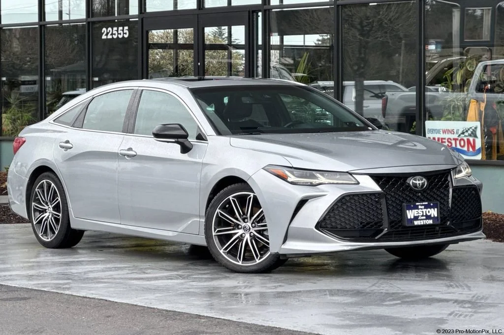 2019 Toyota Avalon Touring's photo