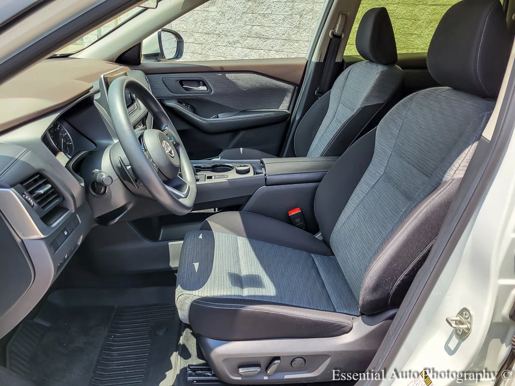 Used 2023 Pearl White Tricoat Nissan SV image 8