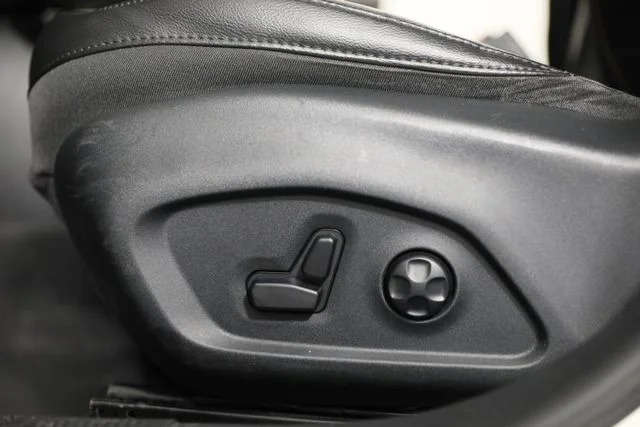 Used 2019 White Jeep Limited image 20