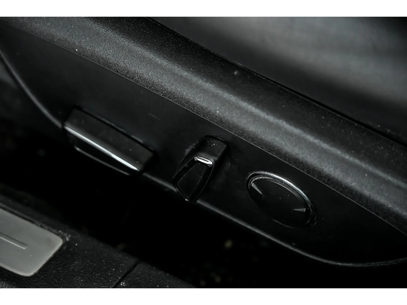 Used 2019 Black Lincoln  image 15