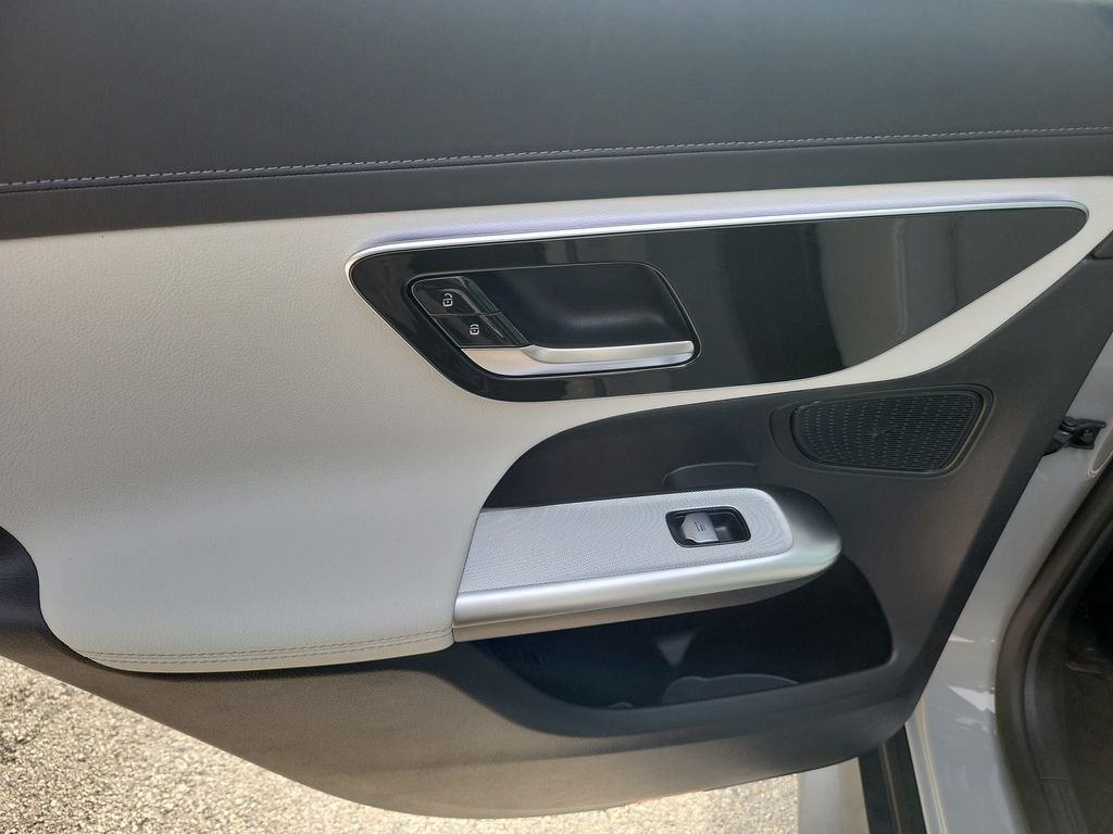 New 2026 MANUFAKTUR Alpine Grey Mercedes-Benz GLC 300 image 9