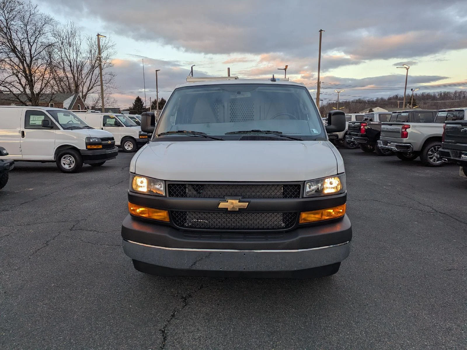 2025 Chevrolet Express Cargo Work Van - Photo 14