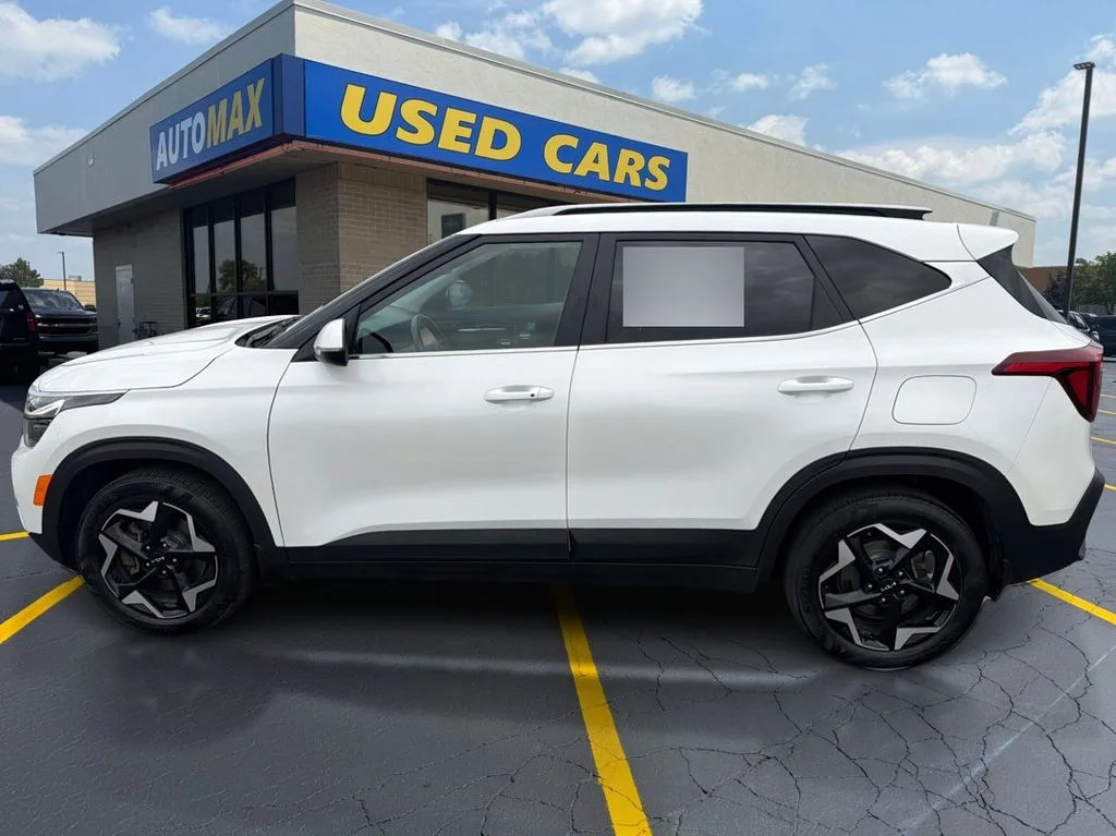 Used 2024 Snow White Pearl Kia EX image 8