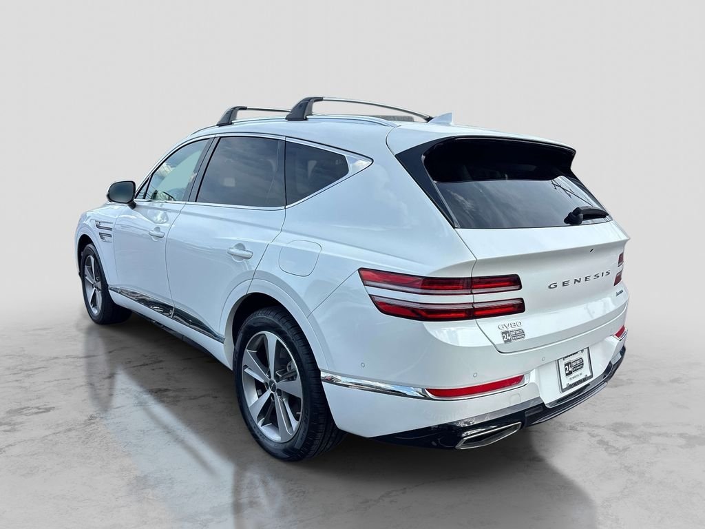 Used 2024 White Genesis 3.5T image 3