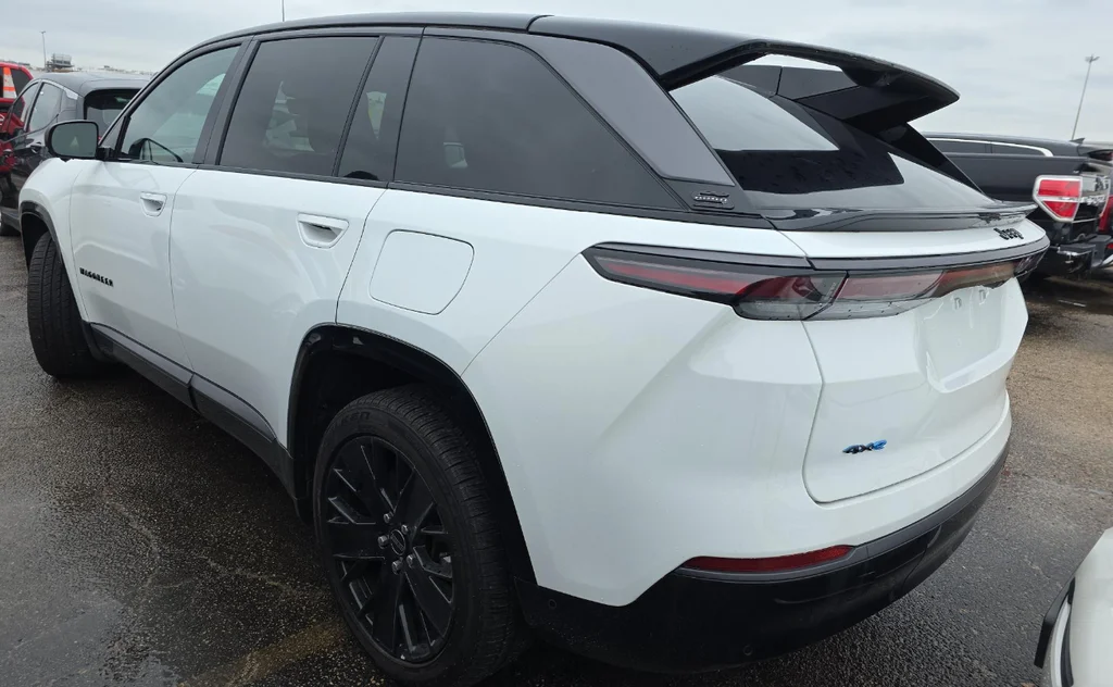Used 2024 White Jeep Launch Edition image 9