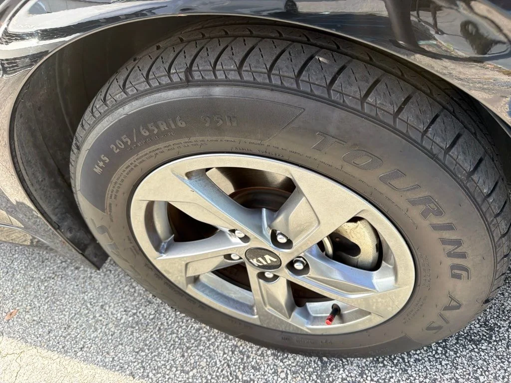 Used 2022 Ebony Black Kia LXS image 13