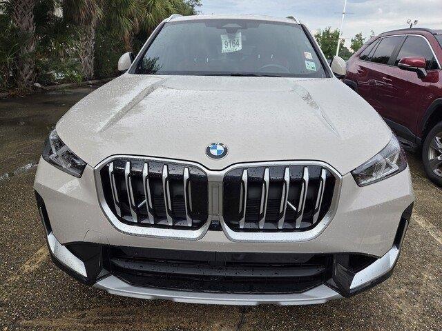 Used 2026 Dune Grey Metallic BMW xDrive28i image 2