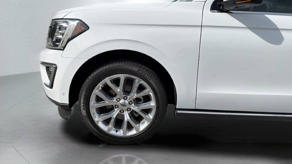 Used 2018 White Ford Limited image 35