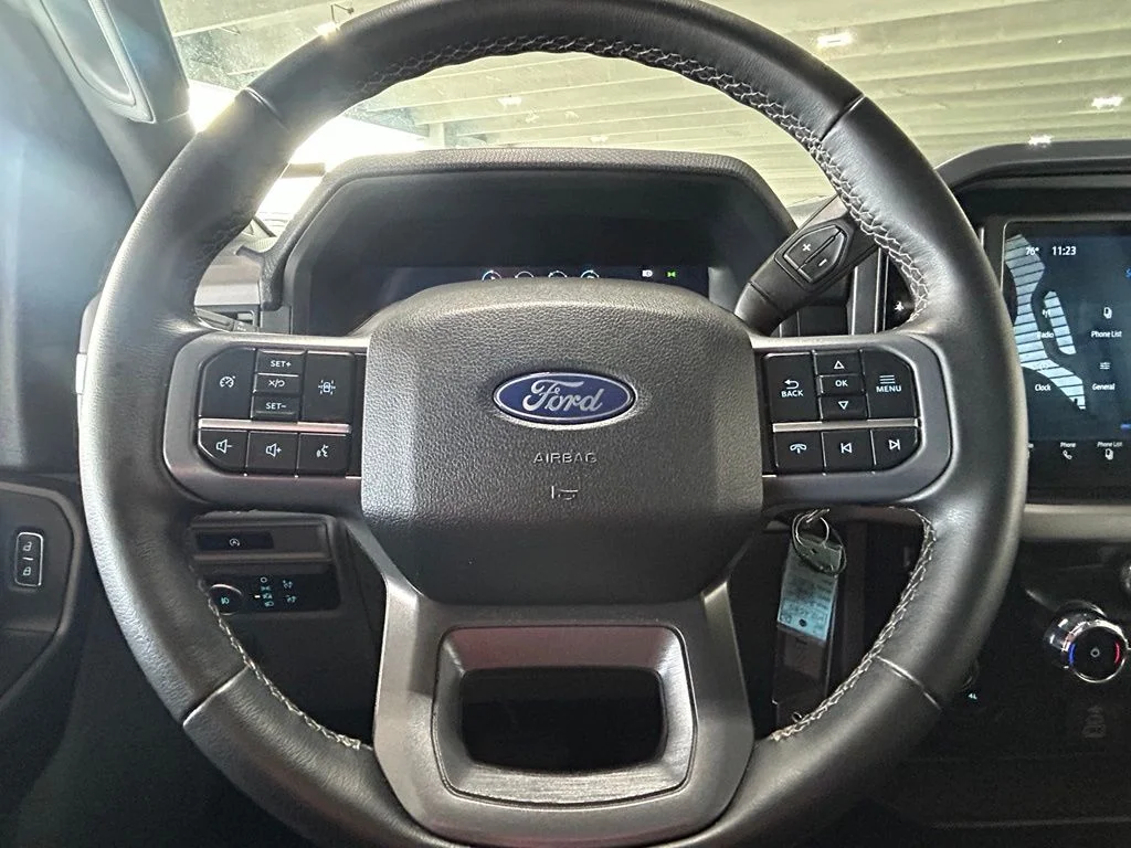 Used 2025 Oxford White Ford XLT image 26