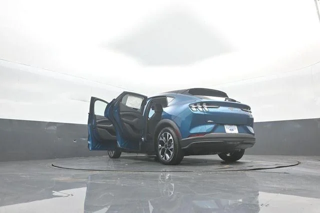 New 2026 Blue Ford Select image 45