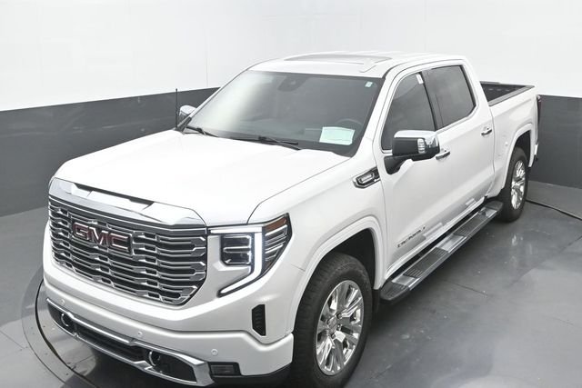 Used 2024 White Frost Tricoat GMC Denali image 32