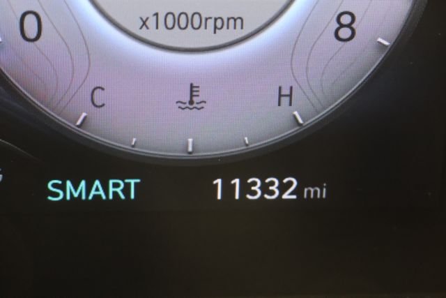 Used 2025 Red Hyundai SEL Convenience image 13