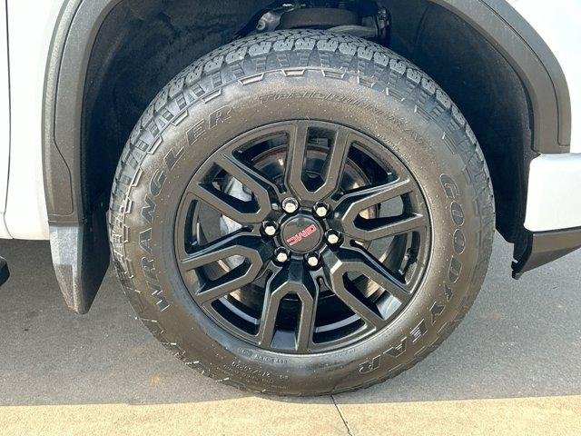 Used 2024 Summit White GMC Elevation image 10