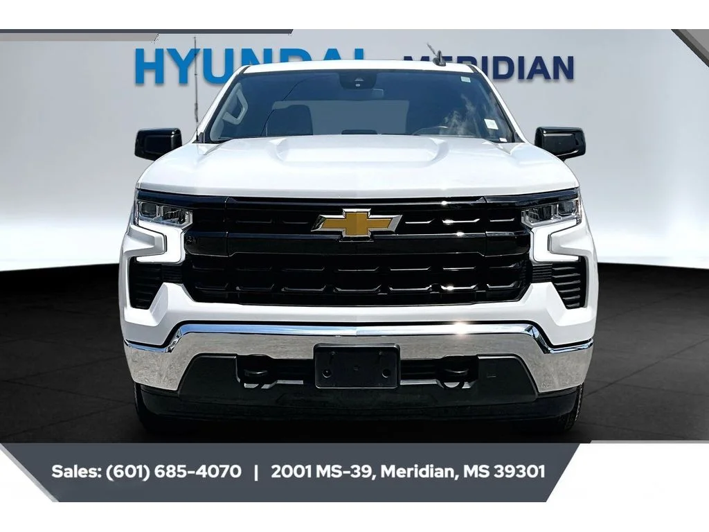 Used 2024 Summit White Chevrolet LT image 3