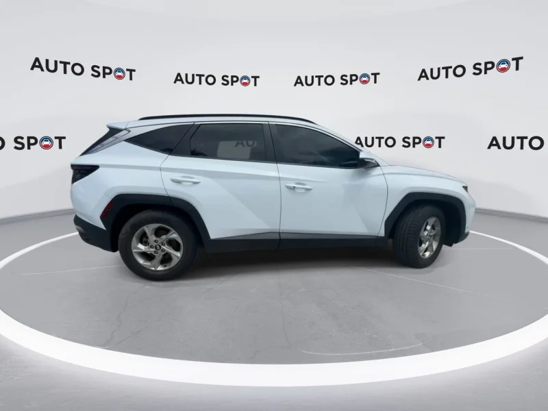 Used 2022 White Hyundai SEL image 9
