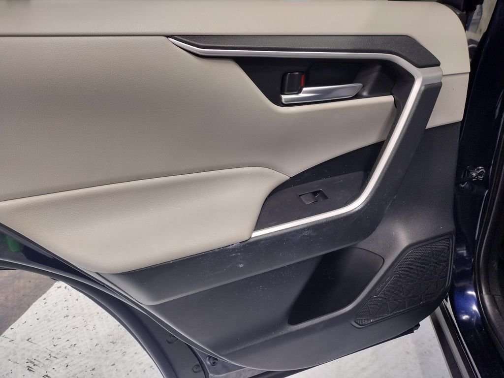 Used 2019 Blue Toyota XLE image 27