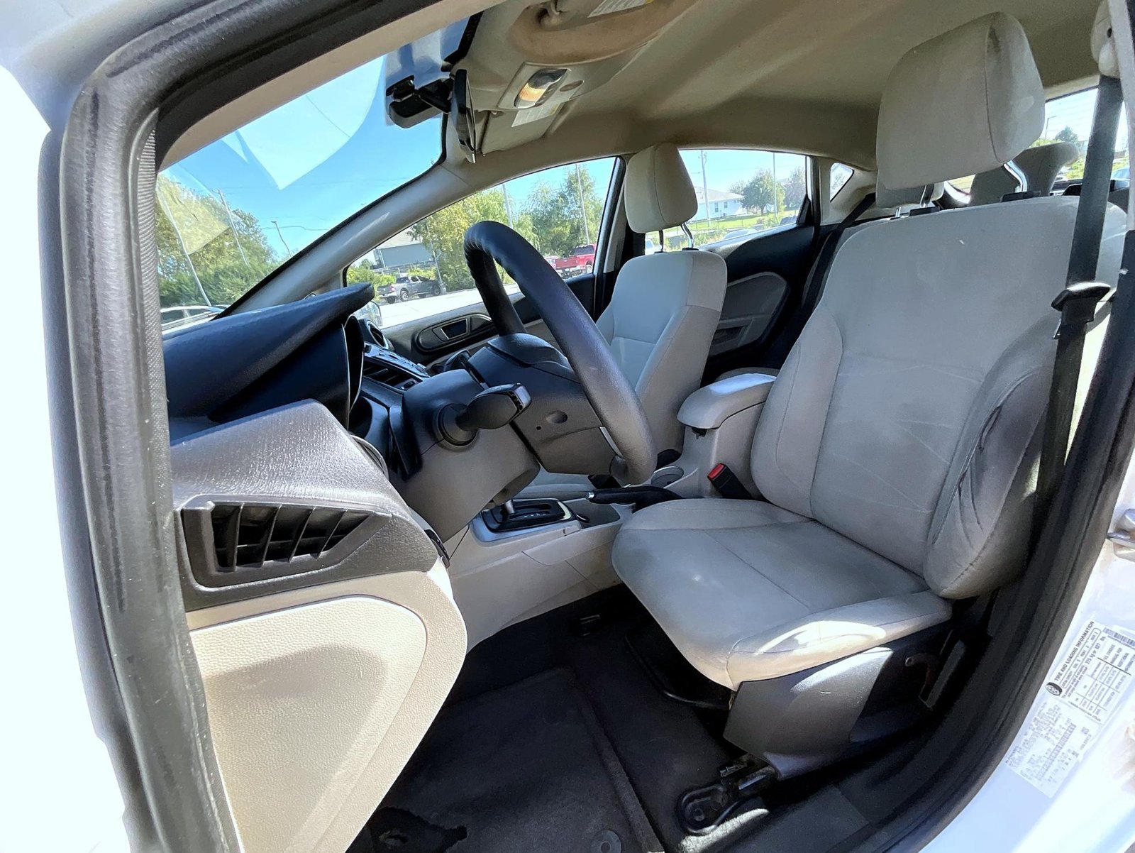 Used 2017 White Ford SE image 10
