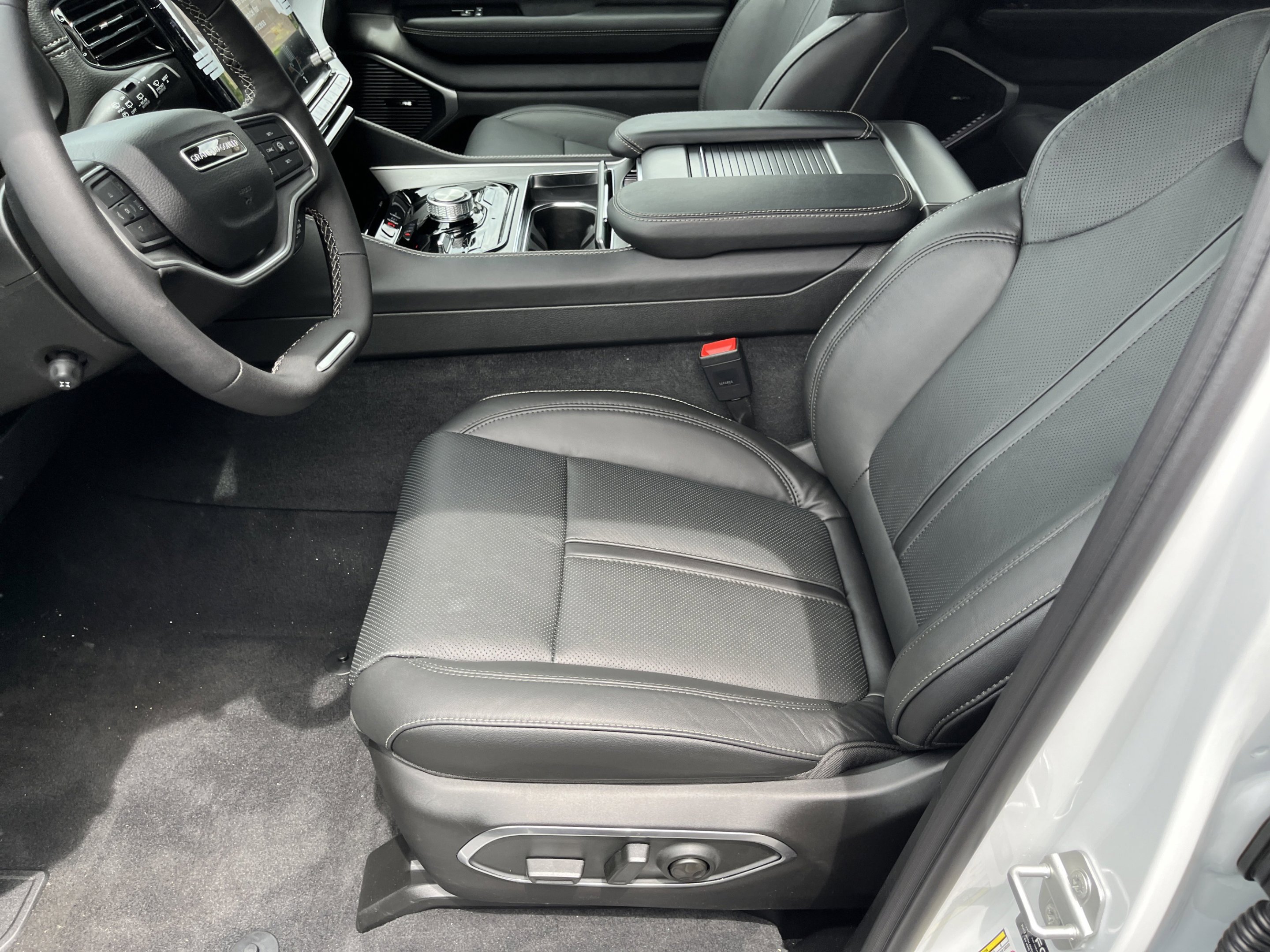 New 2026 Bright White Clearcoat Jeep  image 16