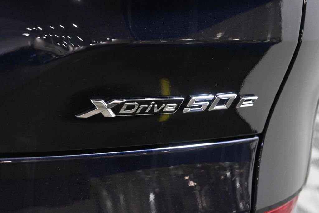 New 2026 Carbon Black Metallic BMW xDrive50e image 41