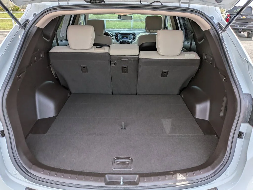 Used 2017 White Hyundai 2.4 Base image 14