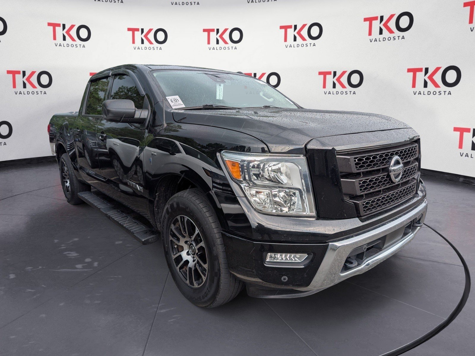 Used 2021 Super Black Nissan SV image 5