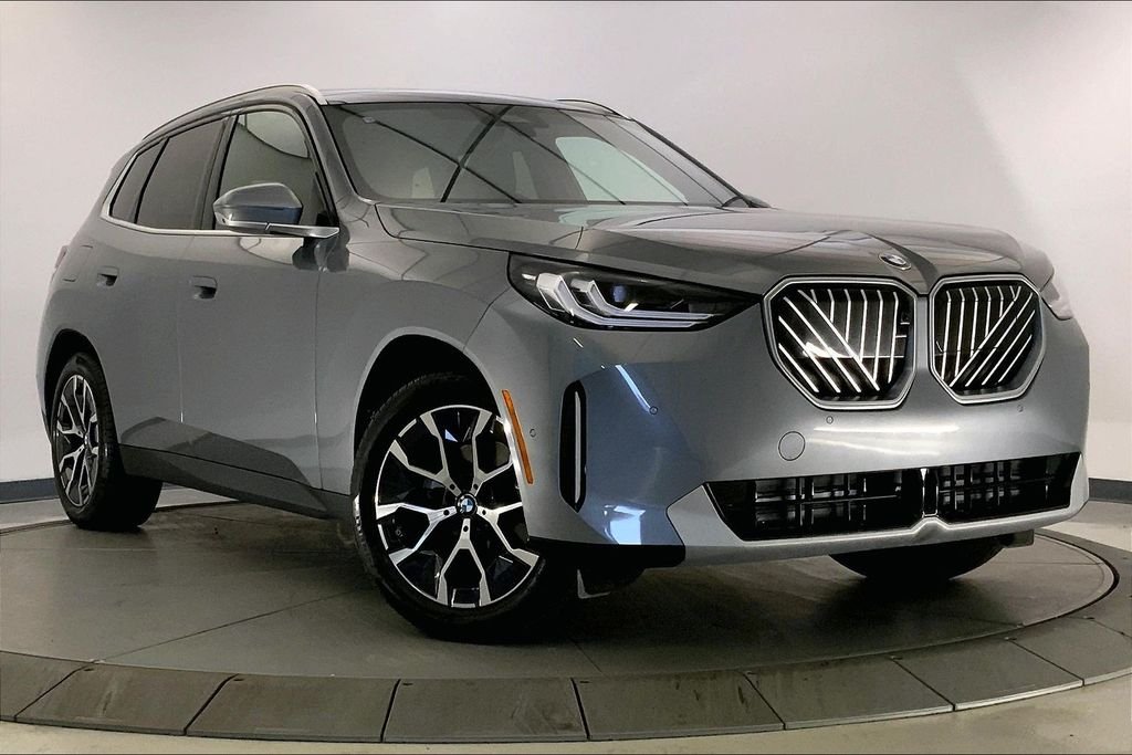 Used 2025 Skyscraper Grey Metallic BMW  image 32