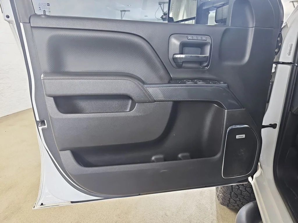 Certified Used 2018 White GMC SLT image 31