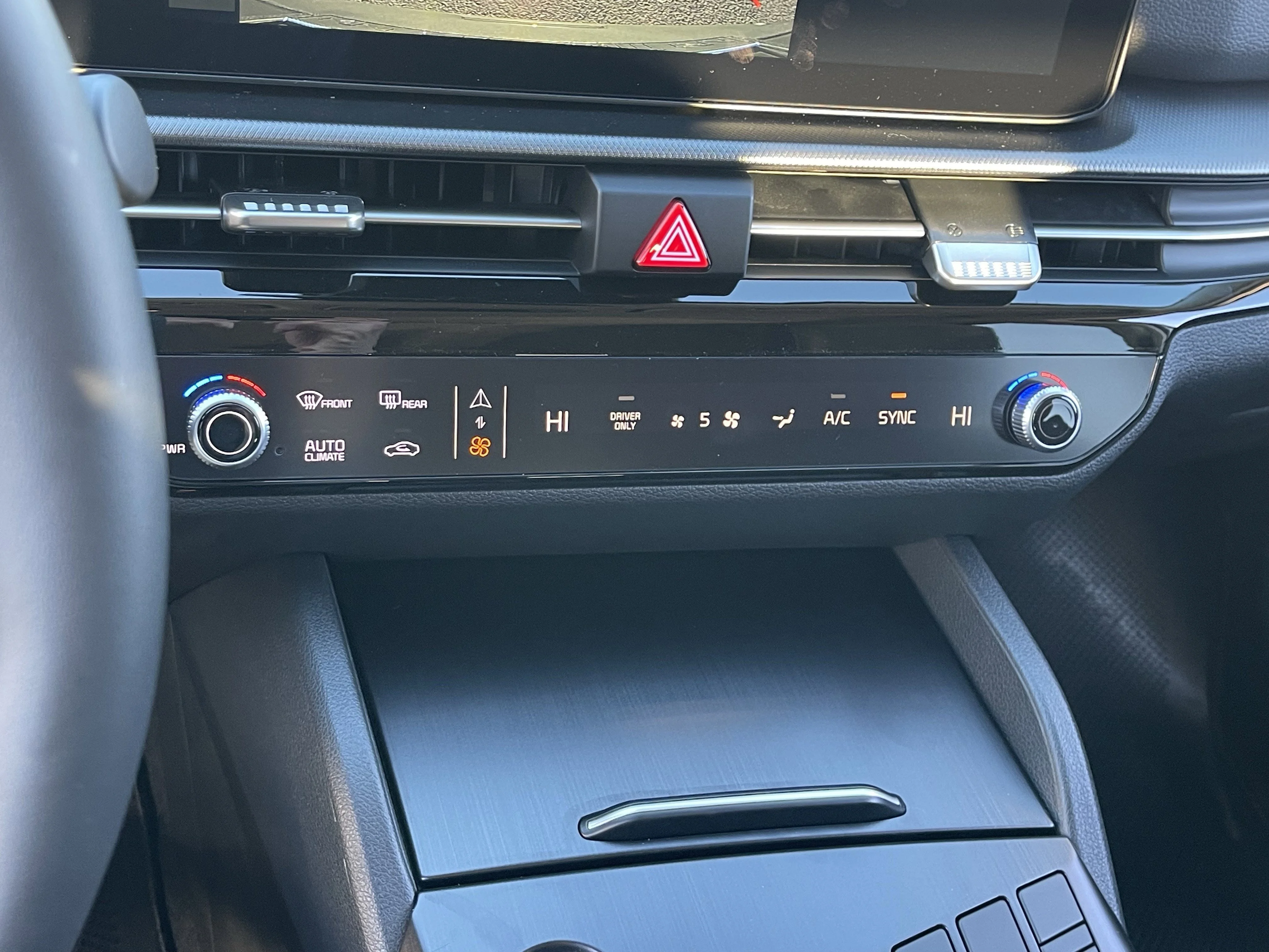 2026 Kia Sportage LX Hybrid - Photo 26