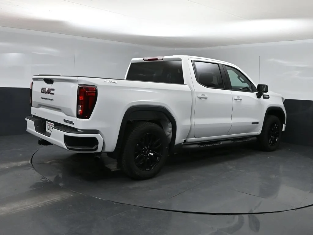 New 2026 Summit White GMC Elevation image 2