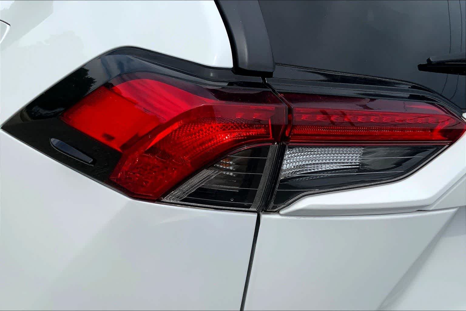 Used 2021 Super White Toyota XLE image 28