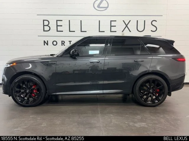 Used 2023  Land Rover SE Dynamic image 7