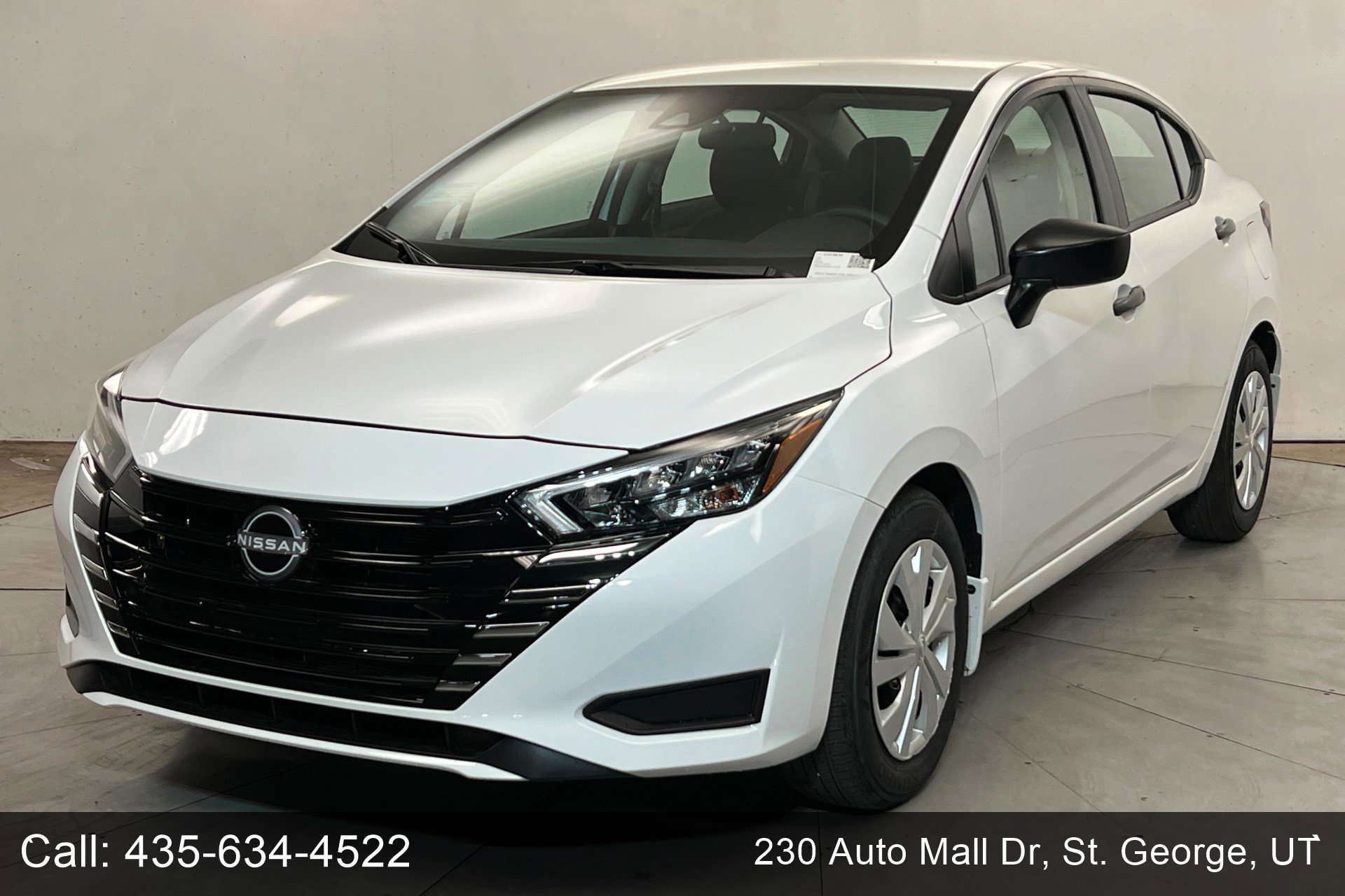 2025 Nissan Versa 1.6 S CVT's photo