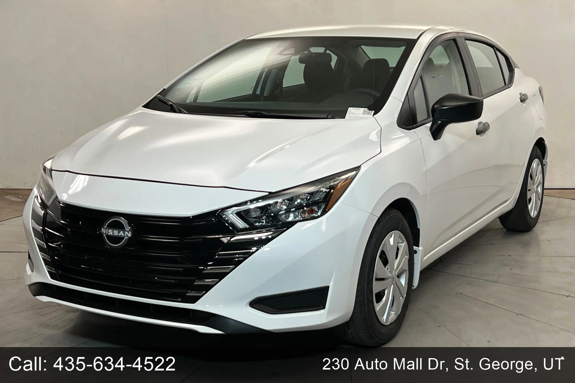 2025 Nissan Versa 1.6 S CVT's photo